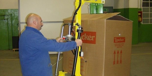 handling large size cardboard cases handling large size cardboard cases.