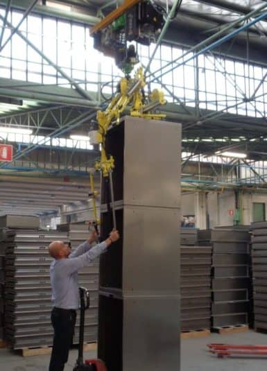 Handhabung von Metallgehäusen Handhabung von Metallgehäusen