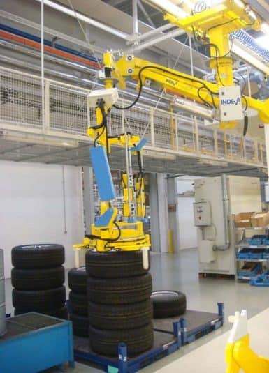 Standard- oder kundenspezifischer INDEVA Liftronic für die Handhabung fertiger Reifen